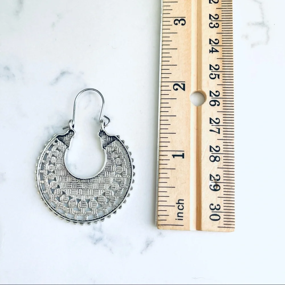 2/$30 🌵 Ornate Silver Tribal Hoop Circle Drop Earrings Boho Southwestern New - Picture 4 of 5